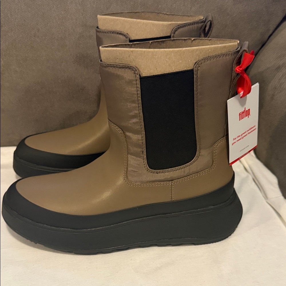 Fitflop Brown and Black Leather Winter Boots